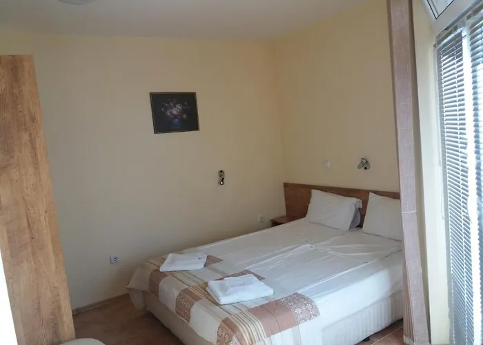 Πανσιόν Yug 2*