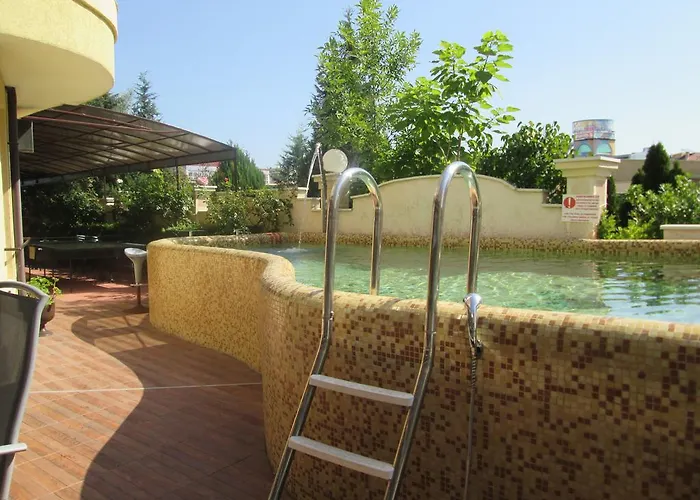 Yug Πανσιόν Πριμόρσκο