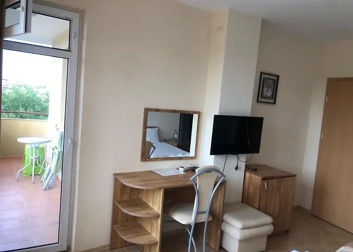 Yug Πανσιόν 2*