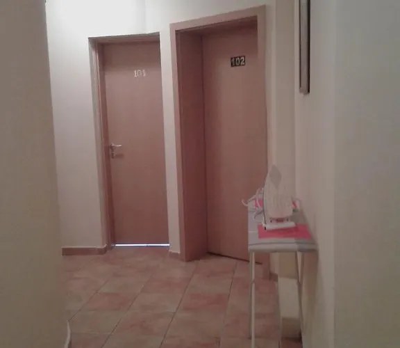 Yug Πανσιόν 2*