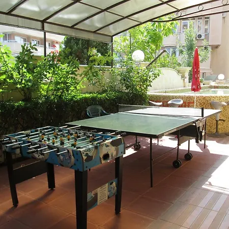 Yug Guest house 2*