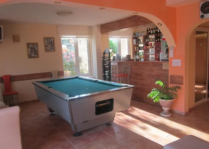 Yug Casa de hóspedes 2*